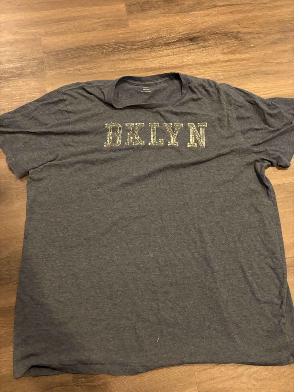 Old Navy Men's BKLYN Graphic Tee - Charcoal Gray